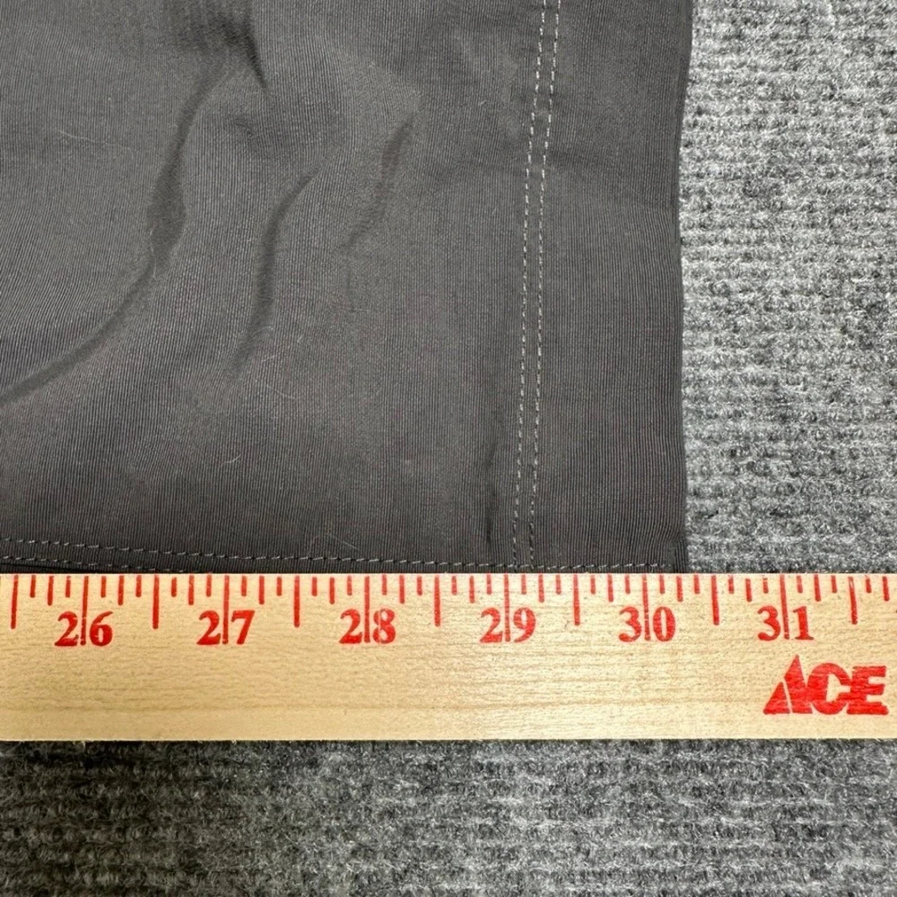 The North Face Mens Class V Belted Shorts Asphalt Grey Nylon Hiking Medium
